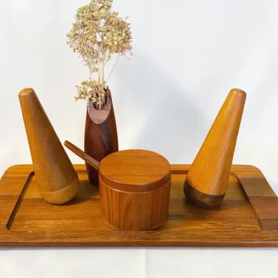 Söwe Konst & Digsmed Teak Serving Items