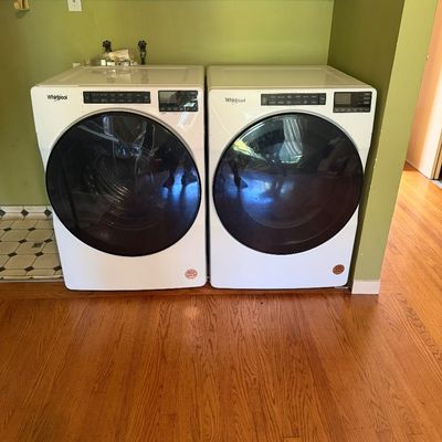 Whirlpool Washer & Gas Dryer