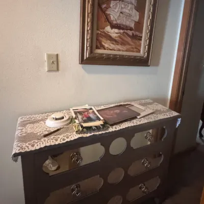 Sale Photo Thumbnail #4: Entry table