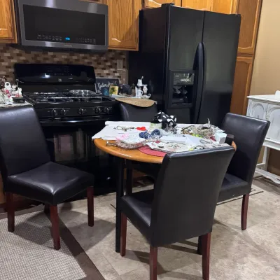 Sale Photo Thumbnail #2: Dining table & 4 chairs