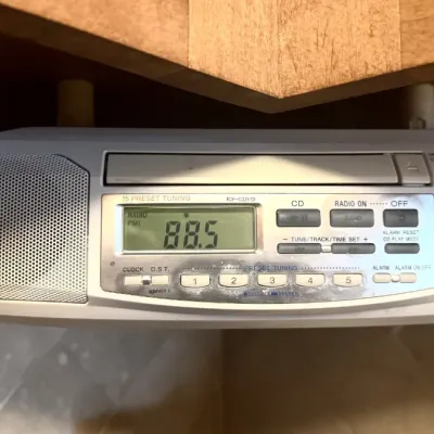 Sale Photo Thumbnail #85: under the counter sony fmam cd radio