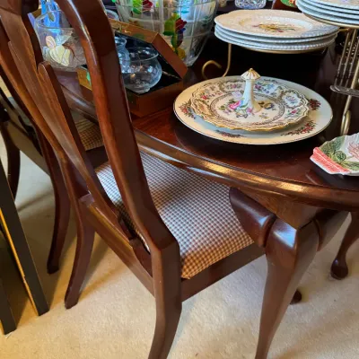 Sale Photo Thumbnail #3: 1 c dining room cherrywood table with 6 chairs and 1 leaf