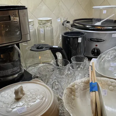 Sale Photo Thumbnail #83: serving pieces coffee maker crockpot