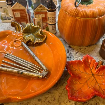 Sale Photo Thumbnail #82: seasonal serving pieces
