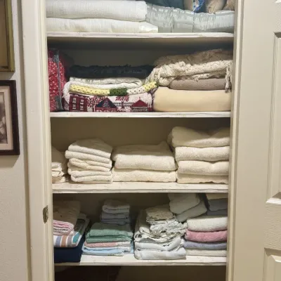 Sale Photo Thumbnail #77: linens