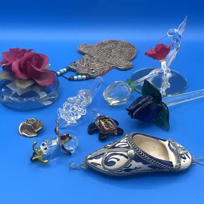 Glass Baron Hummingbird Figurine with Assorted Decorative Glass and Ceramic Pieces