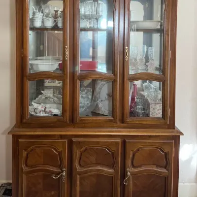 China Cabinet 52x17x80
