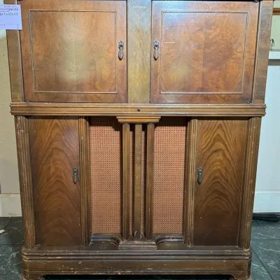 RCA Victrola Model U-45 34.5x18x43
