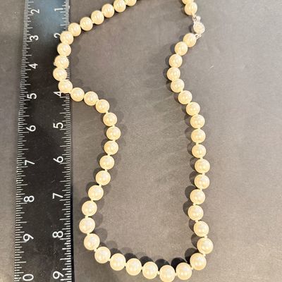 Vintage pearl type necklace