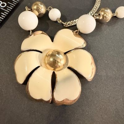 Vintage style gold tone off white floral necklace
