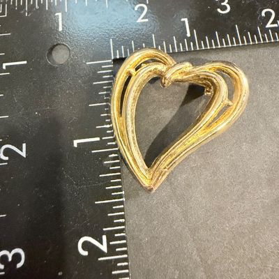 Gold tone AAI marked heart vintage pin