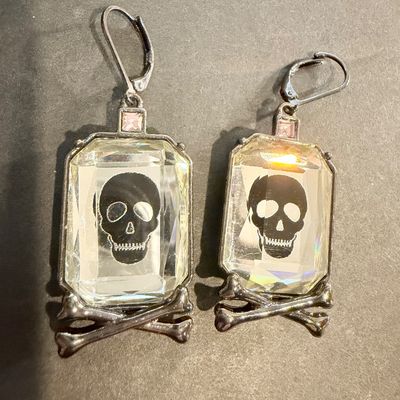 Skull earrings