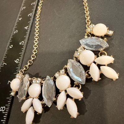 Beautiful gemstone gold tone unmarked fashion necklace