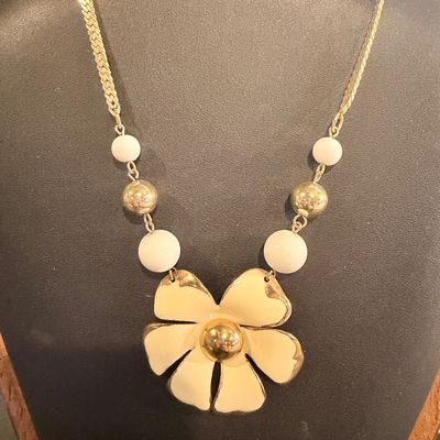Vintage style gold tone off white floral necklace