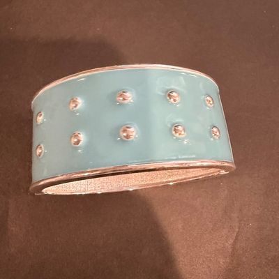 Turquoise and silver tone fashion bracelet