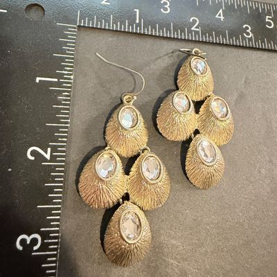 Gold tone dangle fashion earrings