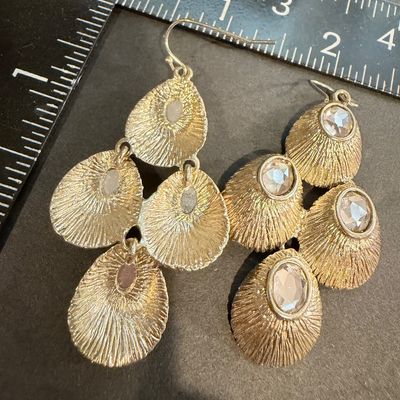 Gold tone dangle fashion earrings