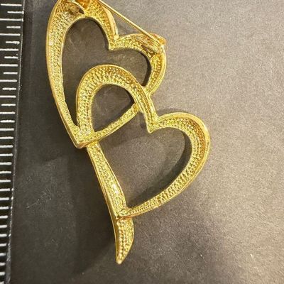 Vintage gold tone heart pin