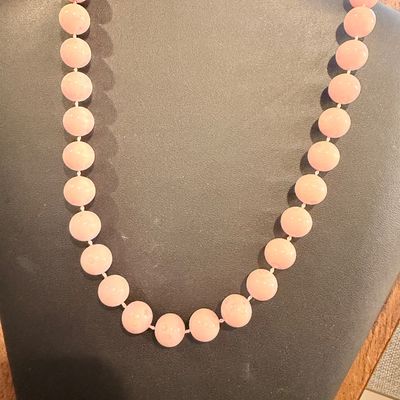 Light pink beaded vintage necklace