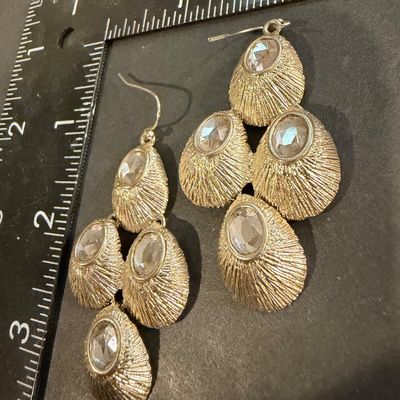 Gold tone dangle fashion earrings