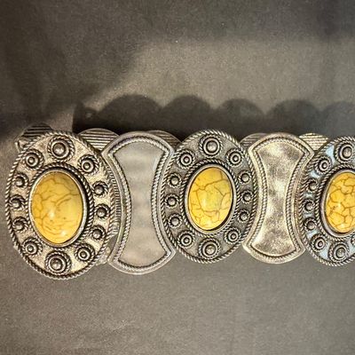 Stone type silver tone stretch bracelet