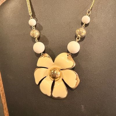 Vintage style gold tone off white floral necklace