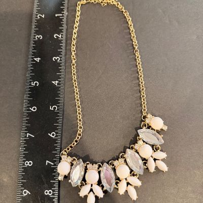 Beautiful gemstone gold tone unmarked fashion necklace