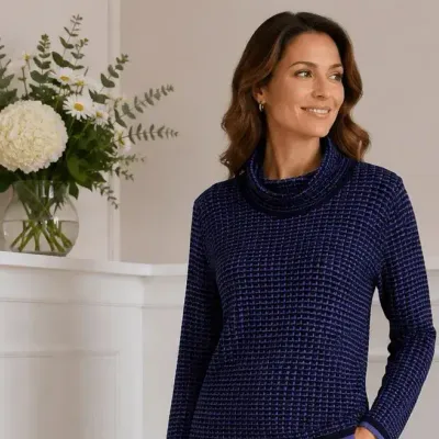 St. John Sport by Marie Gray Black & Purple Knit Turtleneck Top – Size 6