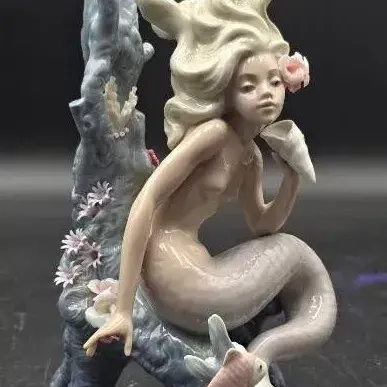 Lladro #5785 “Ocean Beauty” Retired Mermaid Porcelain Figurine