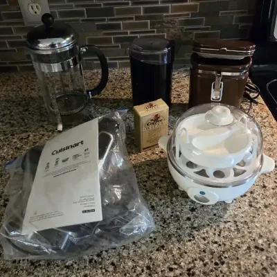 Coffee & Kitchen Appliance Lot – French Press, Grinders, Immersion Blender & Egg Cooker