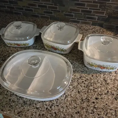 CorningWare Spice of Life Casseroles & White Oval Bakeware with Glass Lids – 4 Pieces