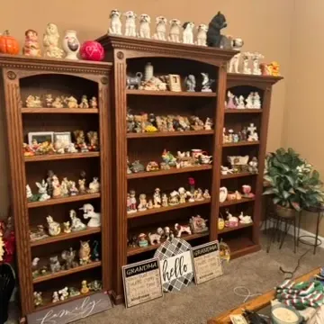 Sale Photo Thumbnail #22: Figurines and home decor