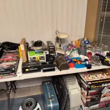 Sale Photo Thumbnail #18: Various Electronics and household items