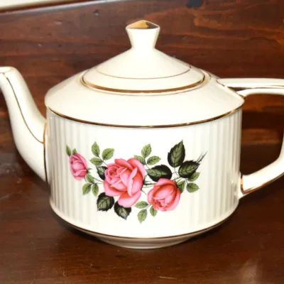 Sale Photo Thumbnail #49: Teapot 