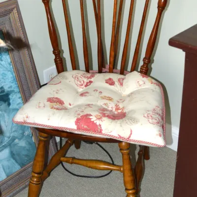 Sale Photo Thumbnail #71: Nice Chair