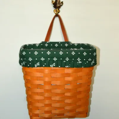 Sale Photo Thumbnail #54: Longaberger Basket 