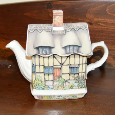 Sale Photo Thumbnail #48: Teapot 
