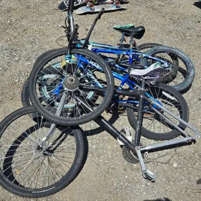 82006 4 bicycles