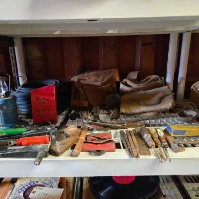 6058 vintage tools and tool bags