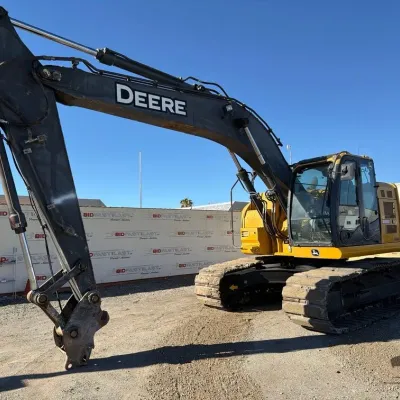 Sale Photo Thumbnail #4: 100 2015 john deere 245g lc excavator