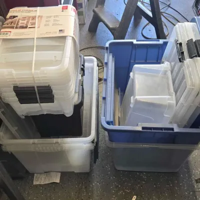 5592 plastic storage bins and table