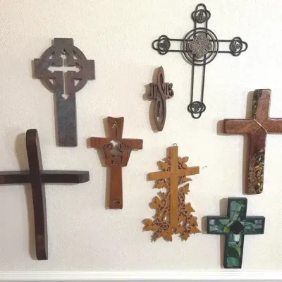 8 Decorative Wall Crosses – Wood, Metal, Celtic & Mosaic Styles