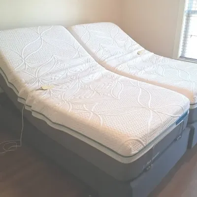 Sealy Posturepedic Premier Hybrid Copper Plus Split King Adjustable Bed