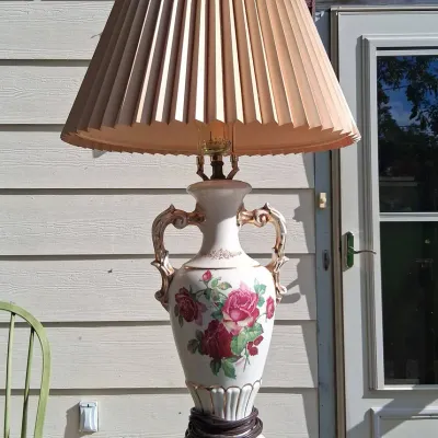 Antique 1940s Worrall Roses Porcelain Lamp 