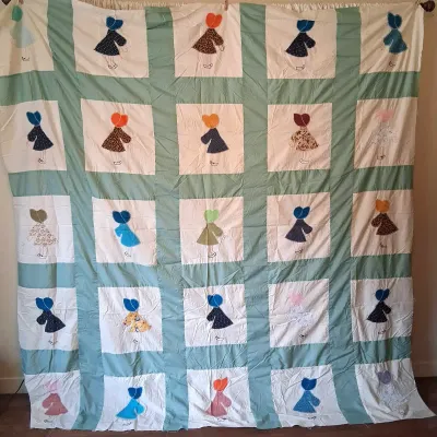 Vintage Handmade Sunbonnet Sue Appliqué Quilt Top – 90" x 84"