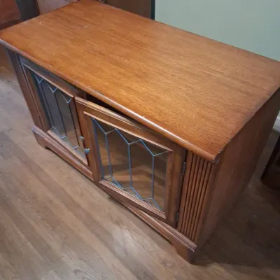 Ashley Furniture Traditional Oak Finish Media Console With Leaded-Style Glass Doors