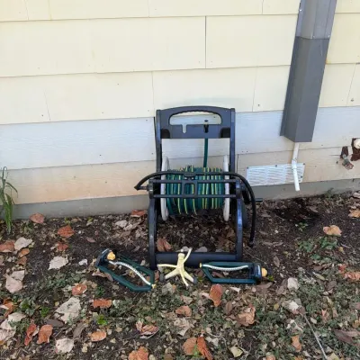 Suncast Hosemobile Garden Hose Reel Cart, Garden Hose & 3 Sprinkler Heads (5pc)