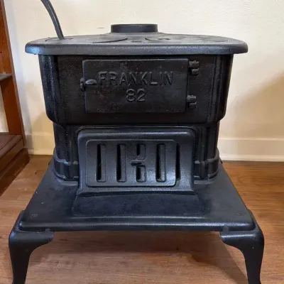 Vintage Tennessee Stove Works Franklin 82 Cast Iron Wood-Burning Stove
