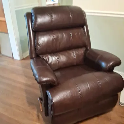 La-Z-Boy Dark Brown Upholstered Rocker Recliner – Manual Lever