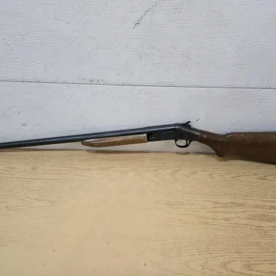 Sale Photo Thumbnail #2: H&R Topper Model 158 20 Gauge Single Shot Shotgun #AF214729 Tag 370
3" Shells
